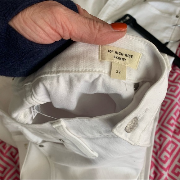 Madewell 10” High Rise Skinny White Jeans - Picture 4 of 6